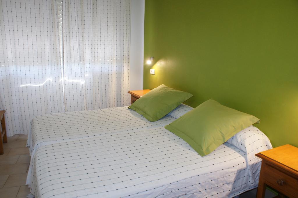 Hostal Puerto Beach Motril Bilik gambar