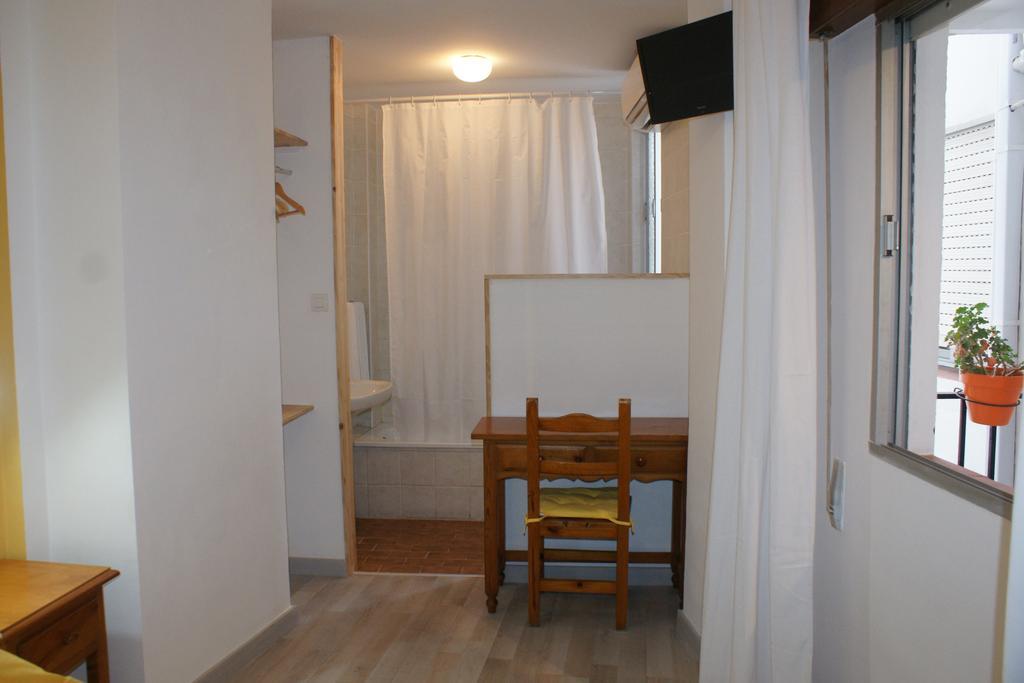 Hostal Puerto Beach Motril Bilik gambar