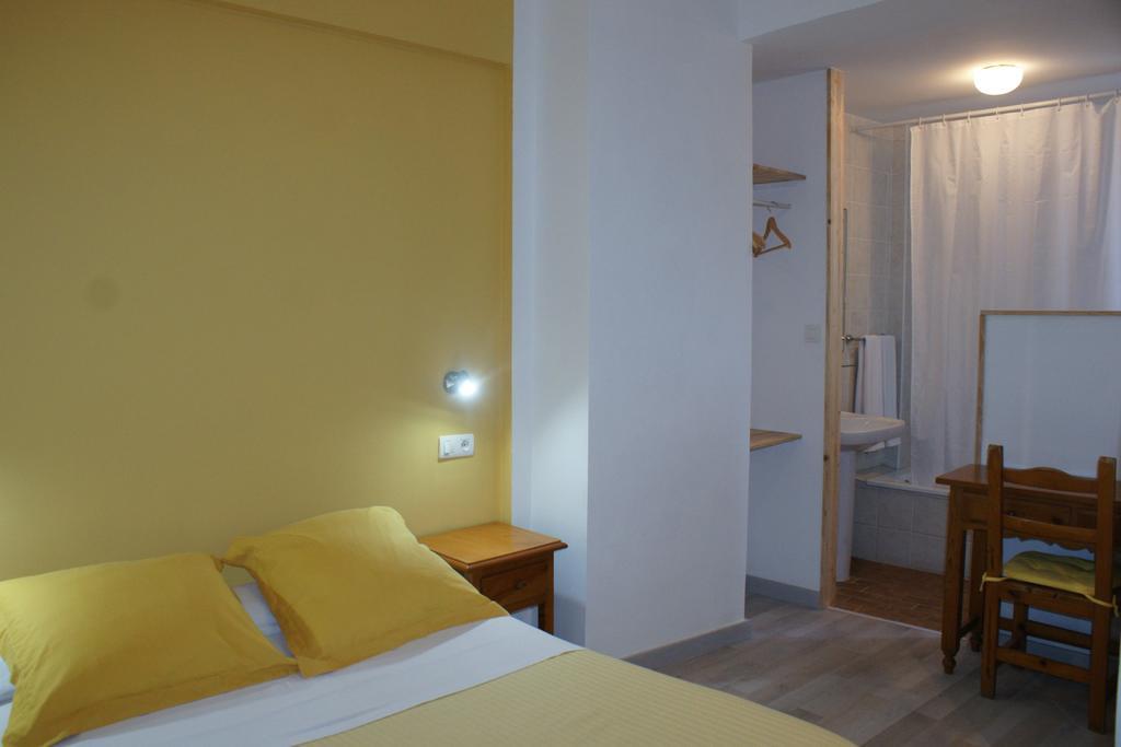 Hostal Puerto Beach Motril Bilik gambar