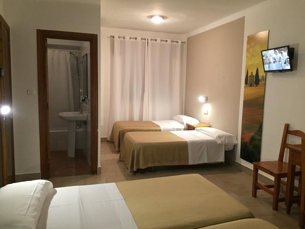 Hostal Puerto Beach Motril Bilik gambar