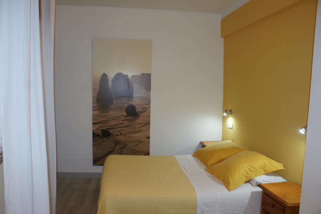 Hostal Puerto Beach Motril Bilik gambar